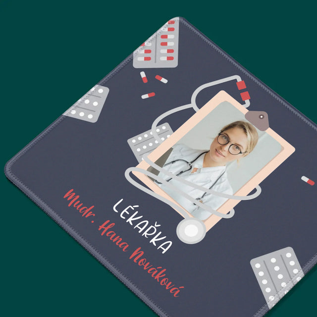 Fotka A Textem: Lékař S Velkým Srdcem - Podložka Pod Myš