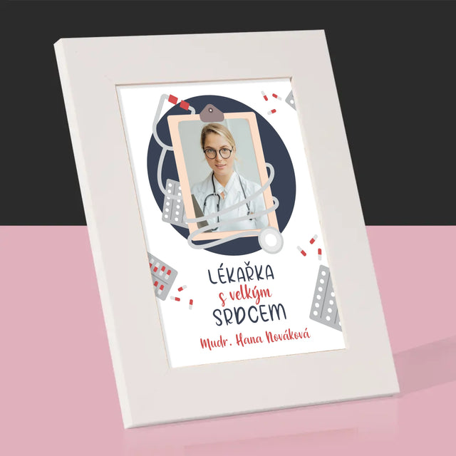 Fotka A Textem: Lékař S Velkým Srdcem - Fotorámeček