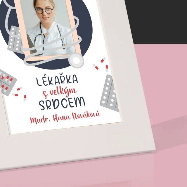 Fotka A Textem: Lékař S Velkým Srdcem - Fotorámeček