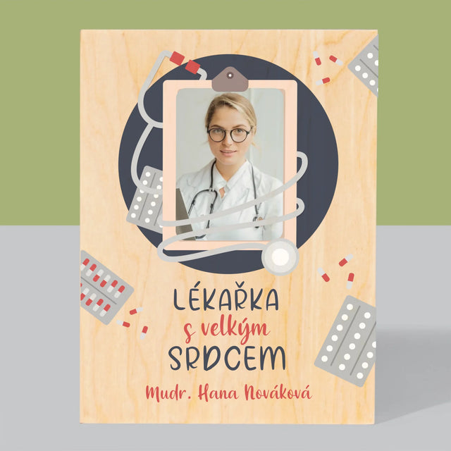 Fotka A Textem: Lékař S Velkým Srdcem - Tisk Na Dřevo