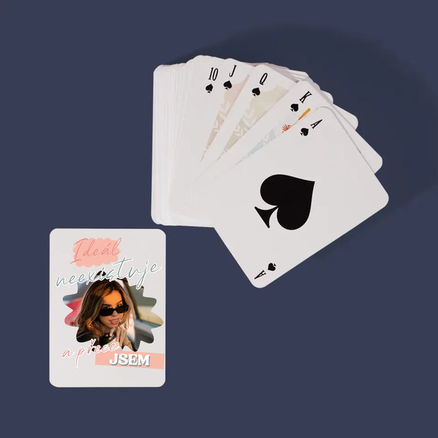 Fotka A Textem: Ideál Neexistuje - Hrací Karty