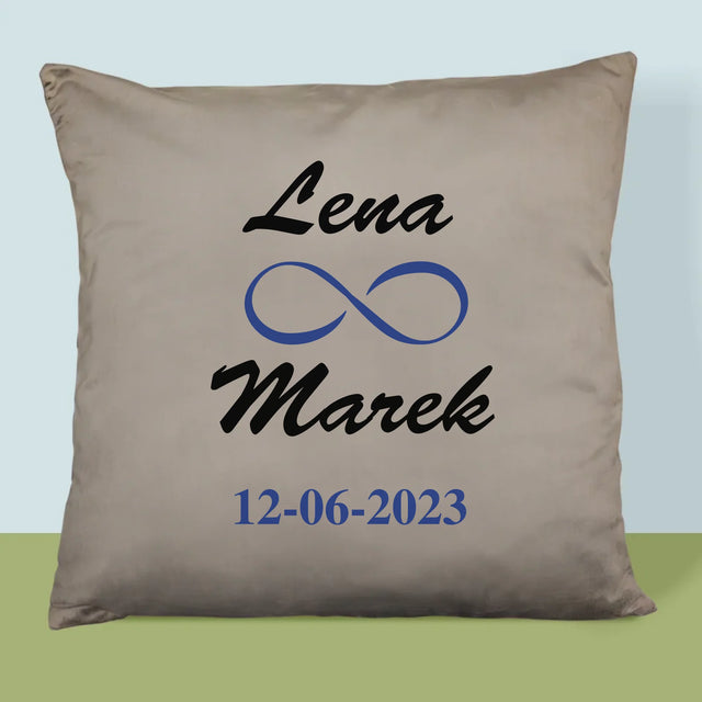 Monogram: Jména Nekonečno - Polštář