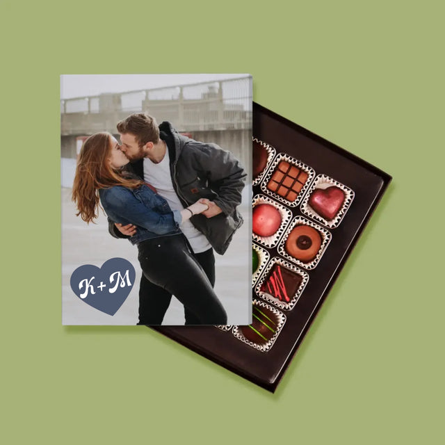 Fotokoláž: Iniciály Srdce - Pralinky