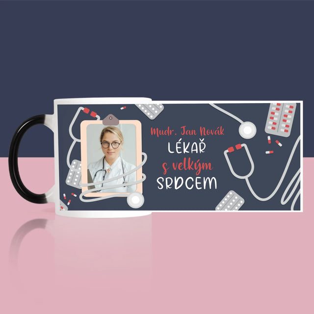 Fotka A Textem: Lékař S Velkým Srdcem - Hrnek