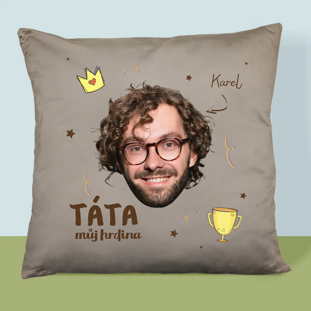 Fotka A Textem: Hrdina Táta - Polštář