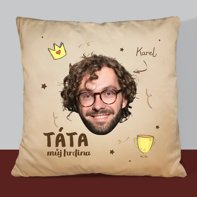 Fotka A Textem: Hrdina Táta - Polštář