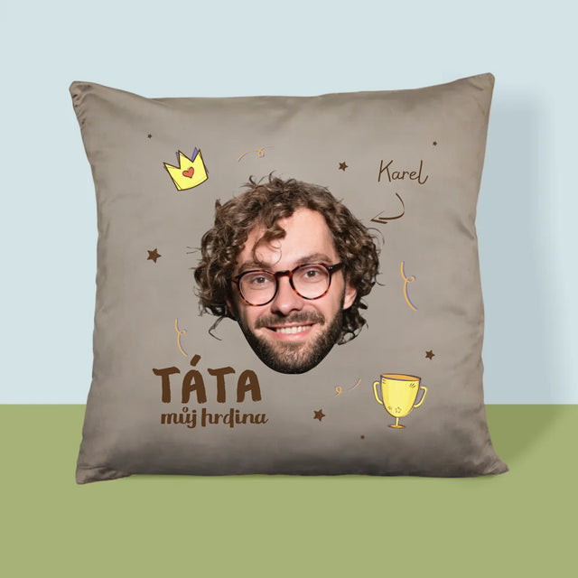 Fotka A Textem: Hrdina Táta - Polštář