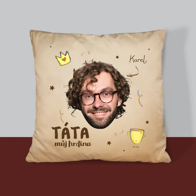 Fotka A Textem: Hrdina Táta - Polštář