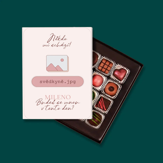 Jméno A Nápis: Někdo Mi Schází Svědkyně - Pralinky