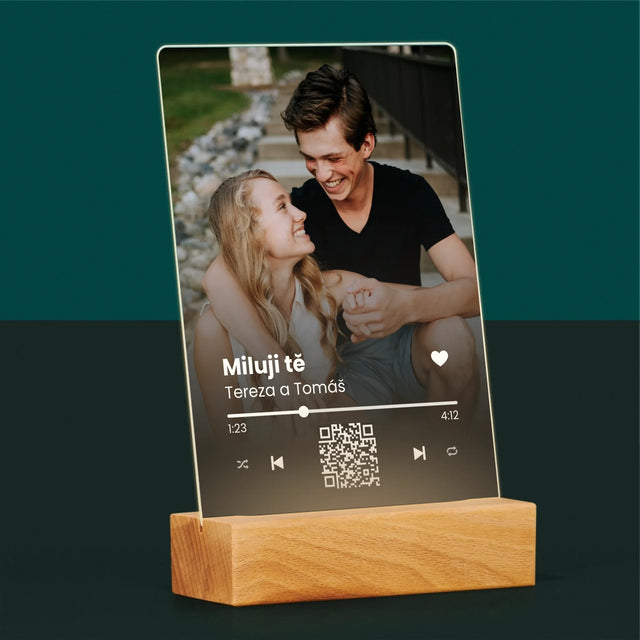 Fotka A Textem: Naše Písnička Na Qr - Tisk Na Akrylovém Skle