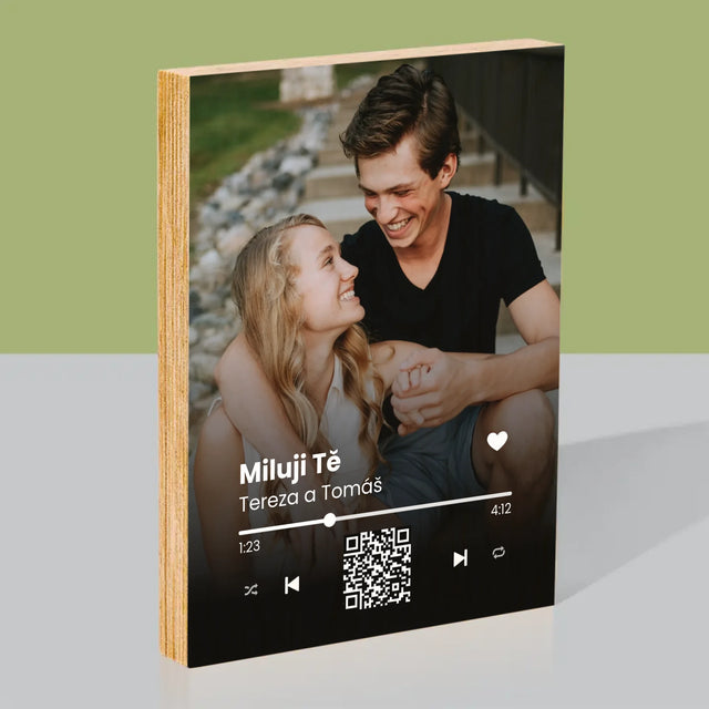 Fotka A Textem: Naše Písnička Na Qr - Tisk Na Dřevo