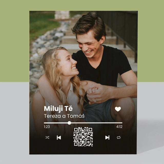 Fotka A Textem: Naše Písnička Na Qr - Tisk Na Dřevo