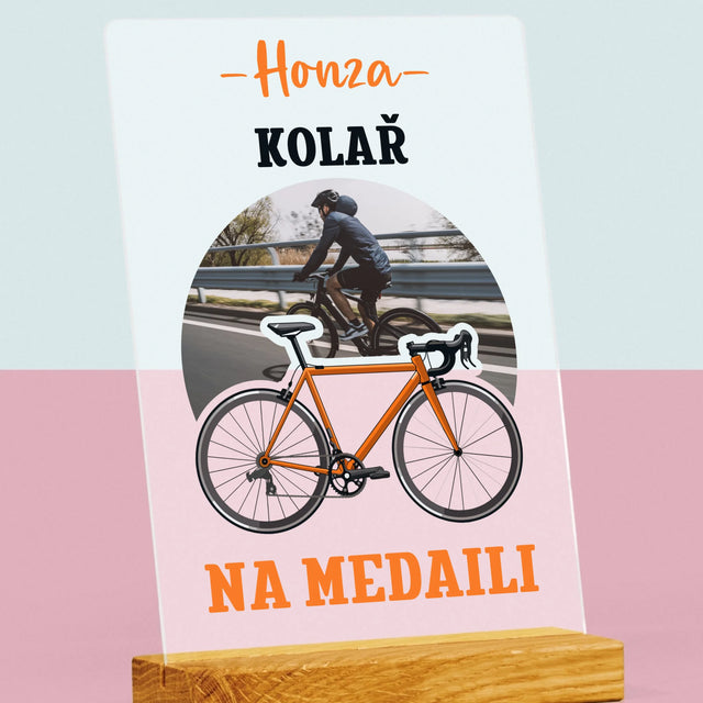 Fotografie a popisek: Cyklista, který získal medaili - tisk na akrylové sklo | Česká republika