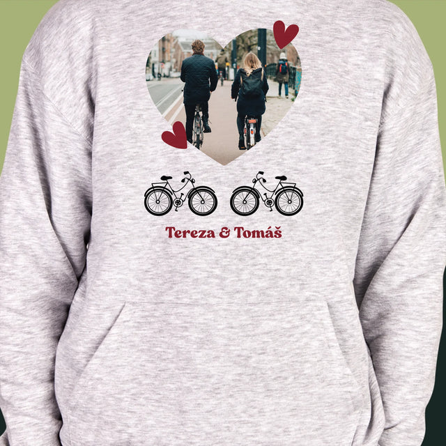 Fotka A Textem: Pár Na Kole - Pánská Mikina S Kapuci