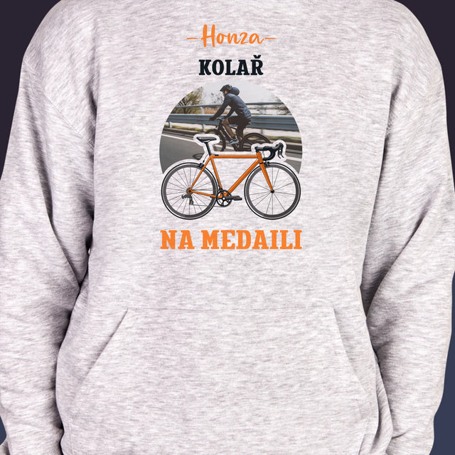 Fotografie a popisek: Medailový cyklista - pánská mikina s kapucí | Česká republika