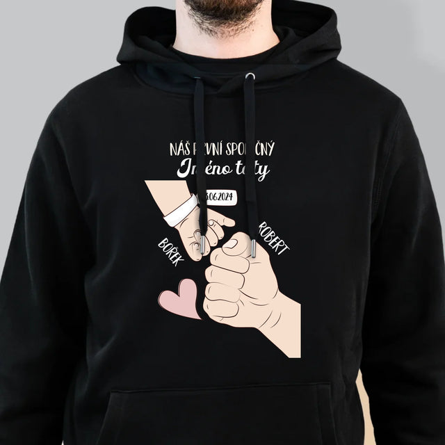 Jméno A Nápis: První Společný Den Tátů - Pánská Mikina S Kapuci