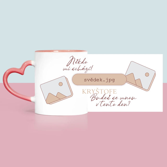 Jméno A Nápis: Někdo Mi Schází Svědek - Hrnek