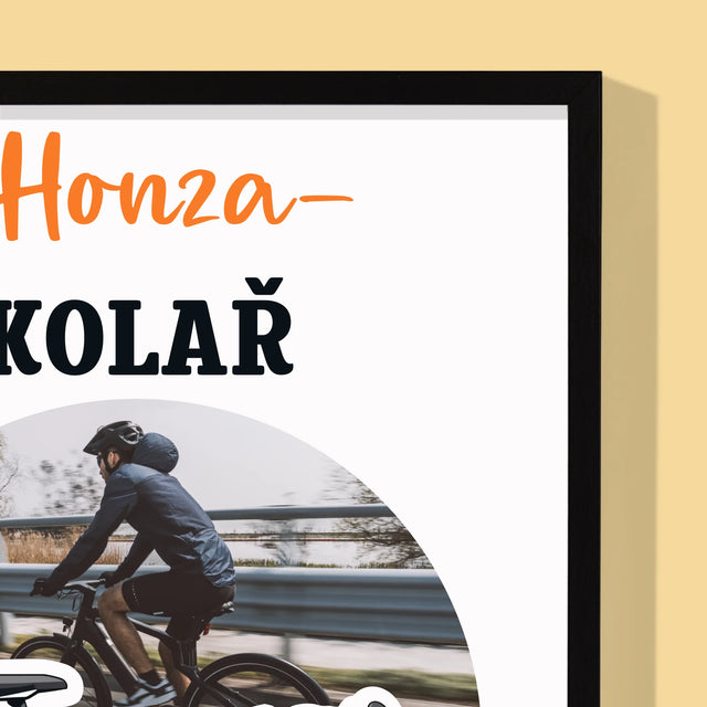 Fotografie a popisek: Cyklista, který získal medaili - zarámovaný tisk | CZ