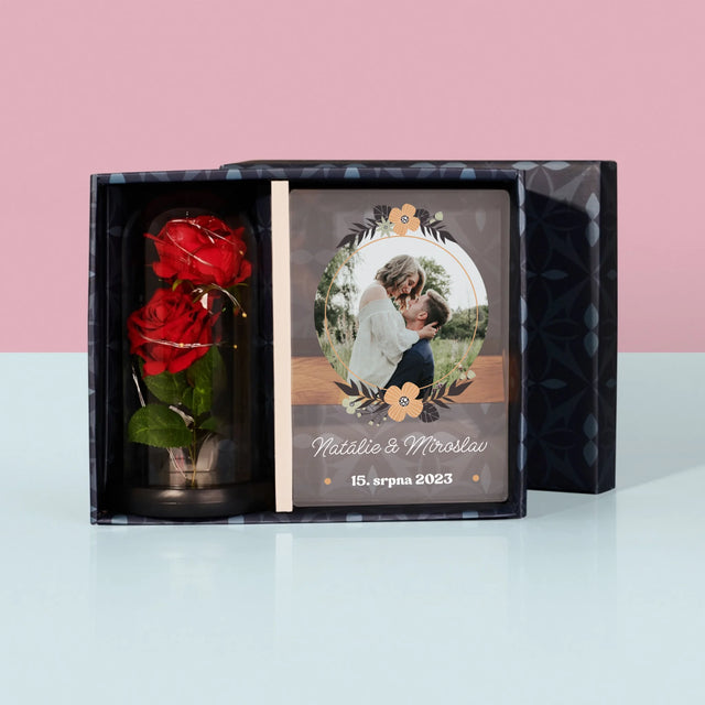 Fotka S Textem: Zamilovaní - Dárková Sada S Tiskem Na Akrylovém Skle A Věčnou Růží