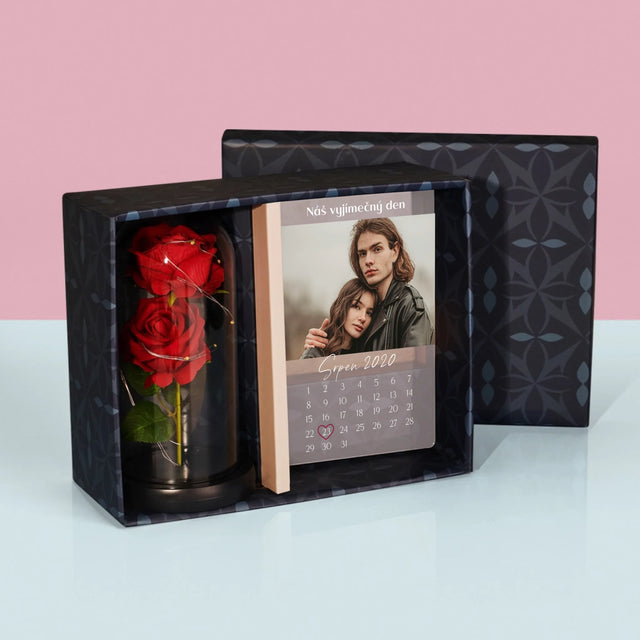 Fotka S Textem: Náš Vyjímečný Den - Dárková Sada S Tiskem Na Akrylovém Skle A Věčnou Růží