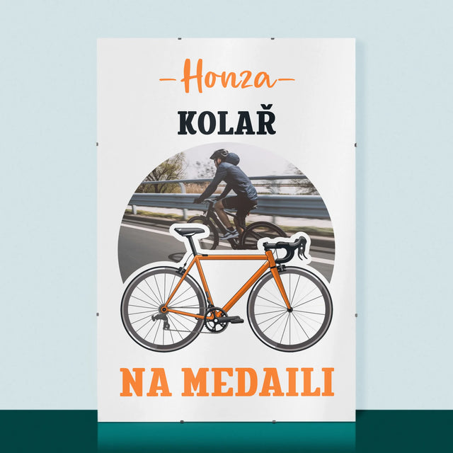 Fotografie a popisek: Cyklista, který získal medaili - personalizovaný plakát | CZ
