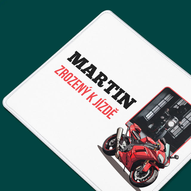 Fotka S Textem: Zrozený K Jízdě  - Podložka Pod Myš