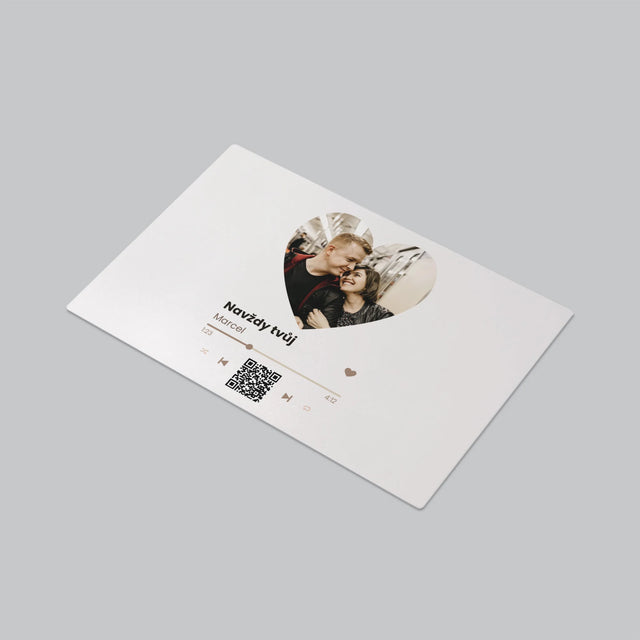 Fotka S Textem: Naše Píseň Na Qr - Podložka Na Psací Stůl