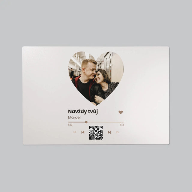 Fotka S Textem: Naše Píseň Na Qr - Podložka Na Psací Stůl