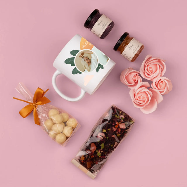 Fotokoláž: Vysněný Odpočinek - Dárková Sada S Hrnkem, Čajem A Sladkostmi