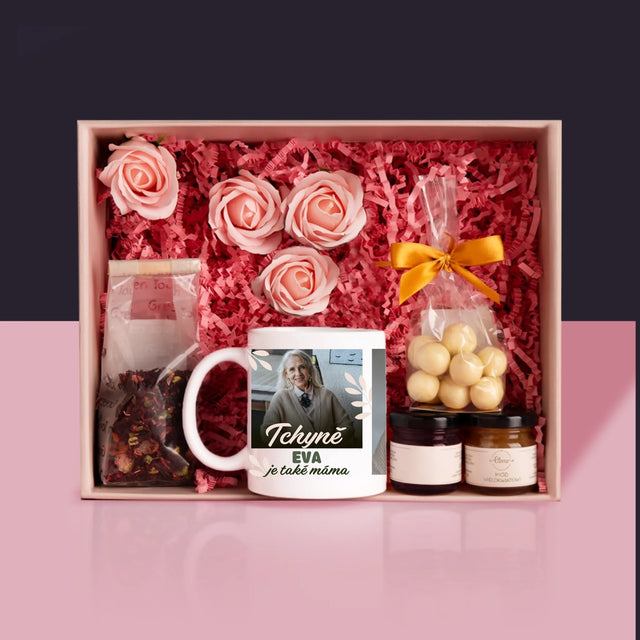 Fotokoláž: Tchyně Je Také Máma - Dárková Sada S Hrnkem, Čajem A Sladkostmi