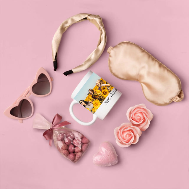 Fotokoláž: 2 Fotky A Nápis - Dárková Sada S Hrnkem A Saténovou Čelenkou