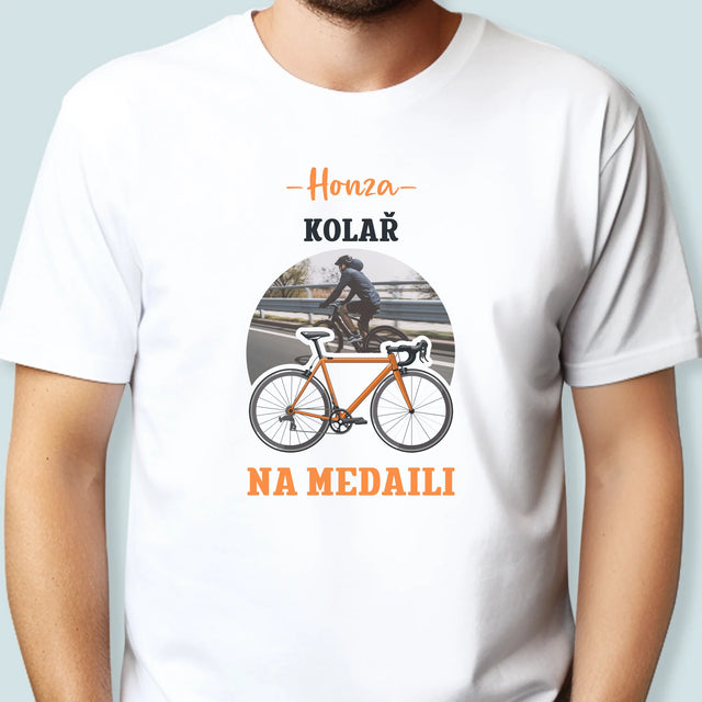 Foto a popisek: Cyklista, který získal medaili - Pánské tričko s potiskem | CZ