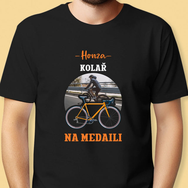 Foto a popisek: Cyklista, který získal medaili - Pánské tričko s potiskem | CZ
