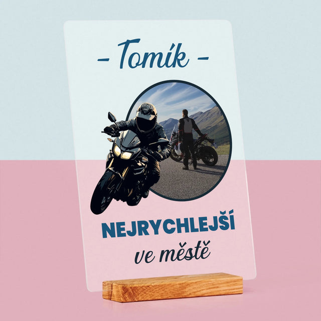 Fotka S Textem: Nejrychlejší Ve Městě - Tisk Na Akrylovém Skle