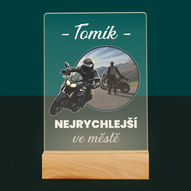 Fotka S Textem: Nejrychlejší Ve Městě - Tisk Na Akrylovém Skle