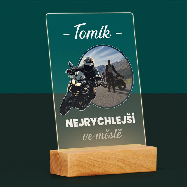 Fotka S Textem: Nejrychlejší Ve Městě - Tisk Na Akrylovém Skle