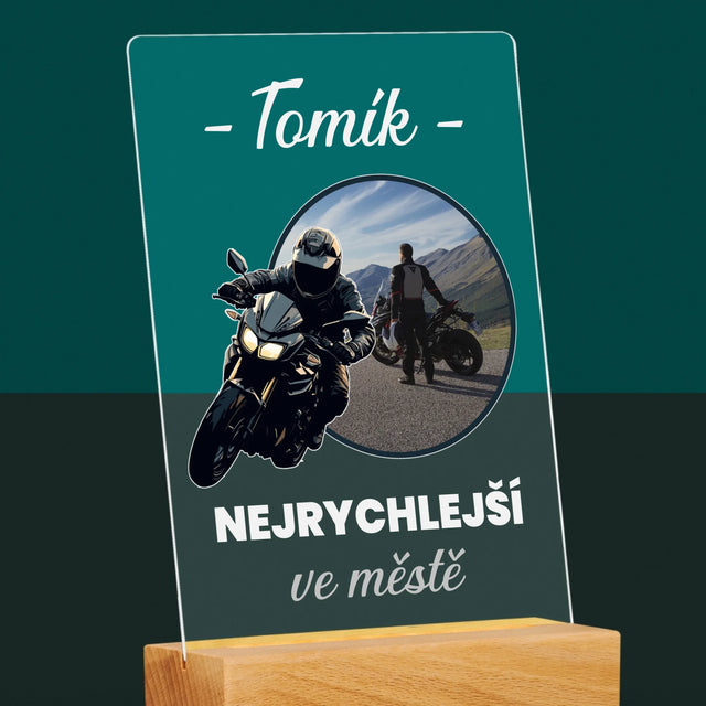 Fotka S Textem: Nejrychlejší Ve Městě - Tisk Na Akrylovém Skle