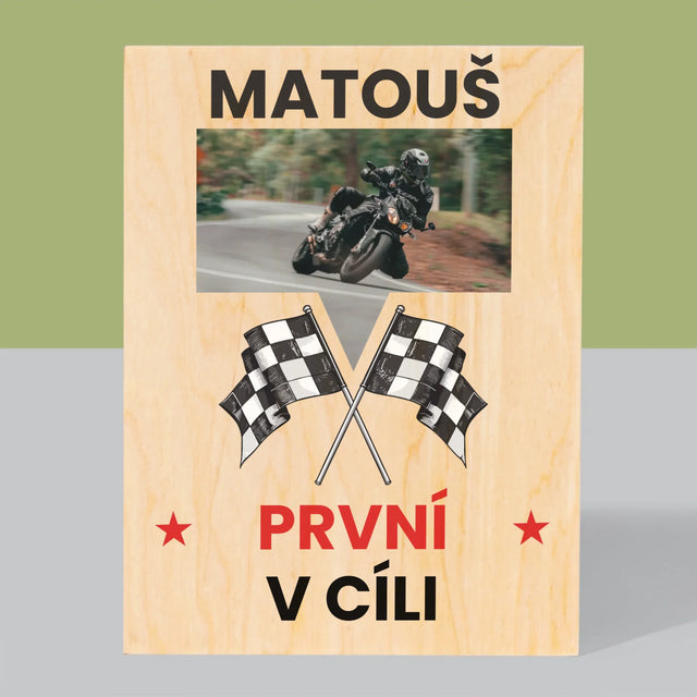 Fotka S Textem: První V Cíli - Tisk Na Dřevo