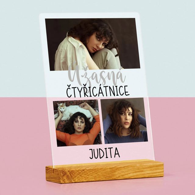Fotokoláž: Úžasná Čtyřicátnice - Tisk Na Akrylovém Skle