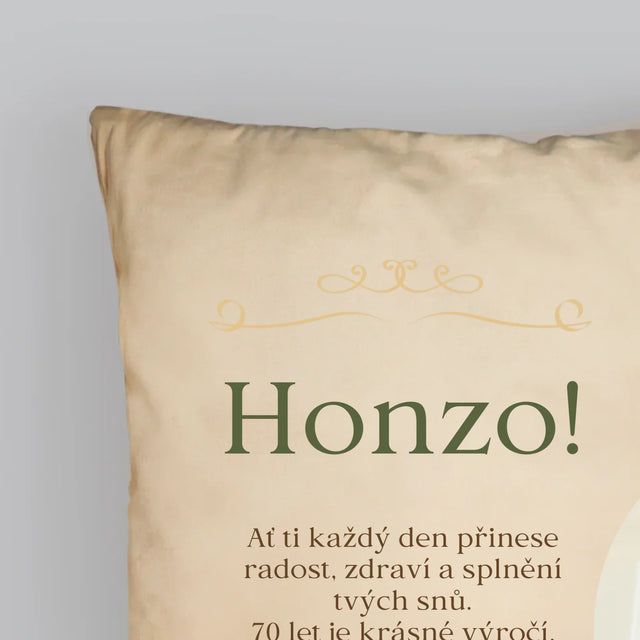 Fotka S Textem: 70 Let Uplynulo - Polštář