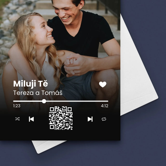 Fotka A Nápis: Naše Písnička Na Qr - Přání