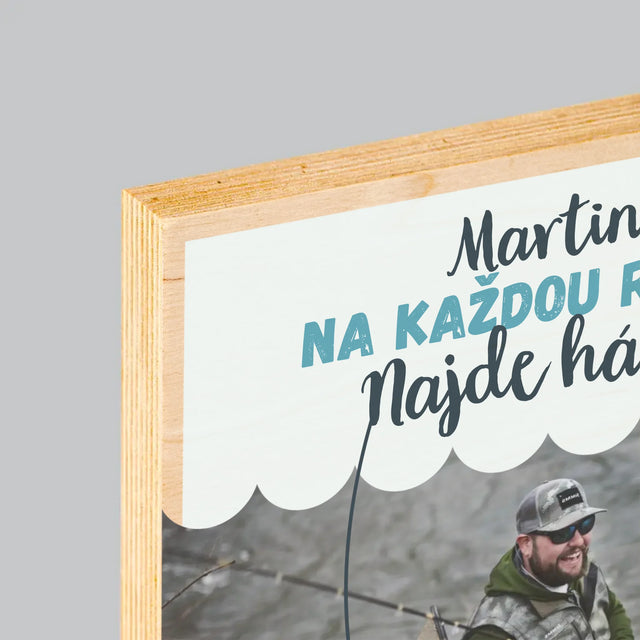 Fotka A Nápis: Najde Háček - Tisk Na Dřevo