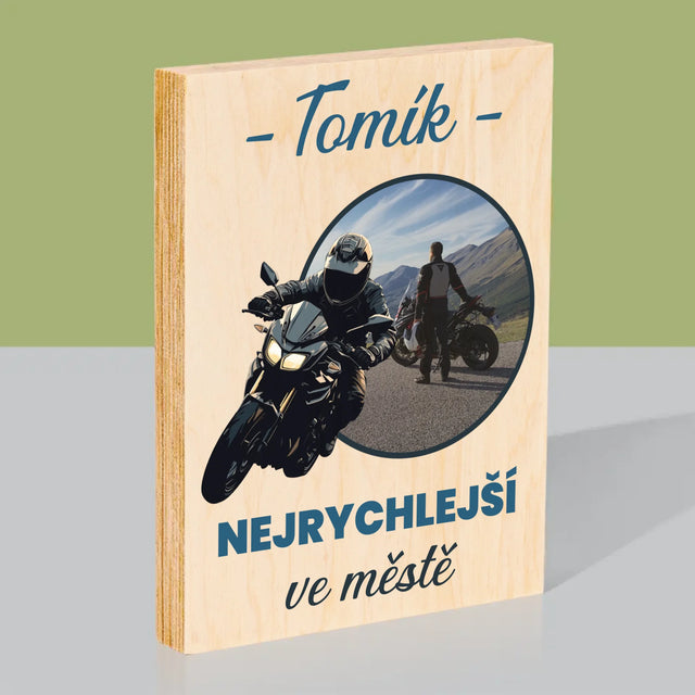 Fotka S Textem: Nejrychlejší Ve Městě - Tisk Na Dřevo