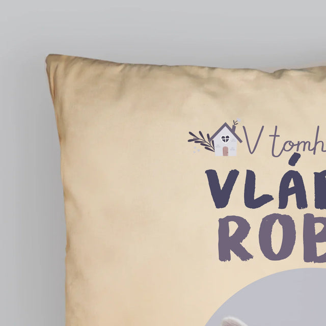 Fotka A Textem: V Tomhle Domě Vládne Mazlíček - Polštář