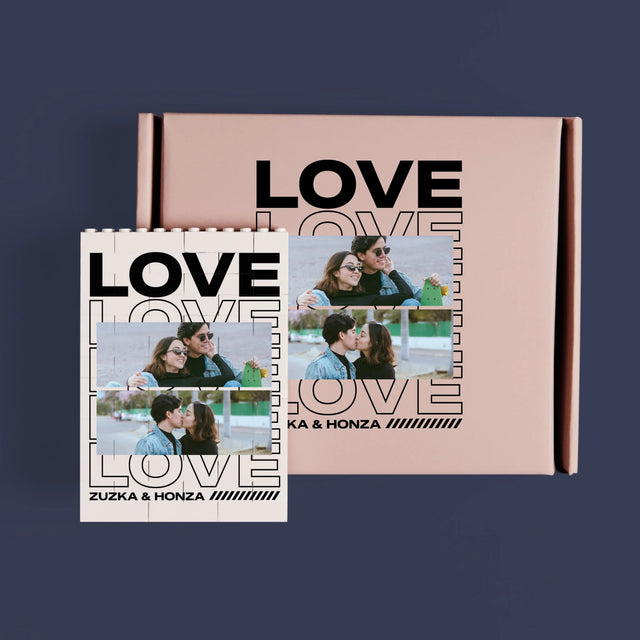 Fotokoláž: Se Slovem Love - Kostky Lego 